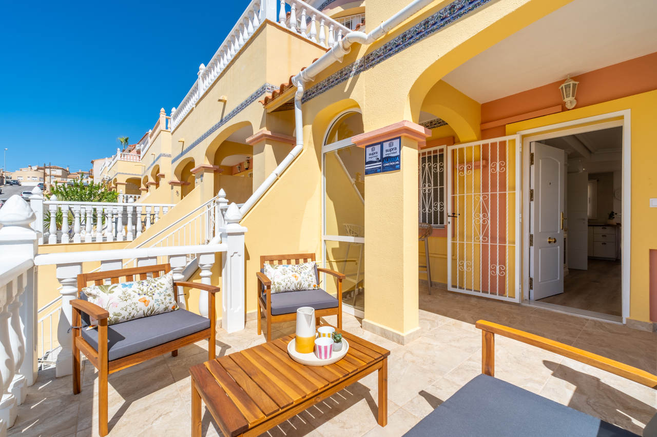 2 bedroom Rijtjes Huis te koop in Villamartin